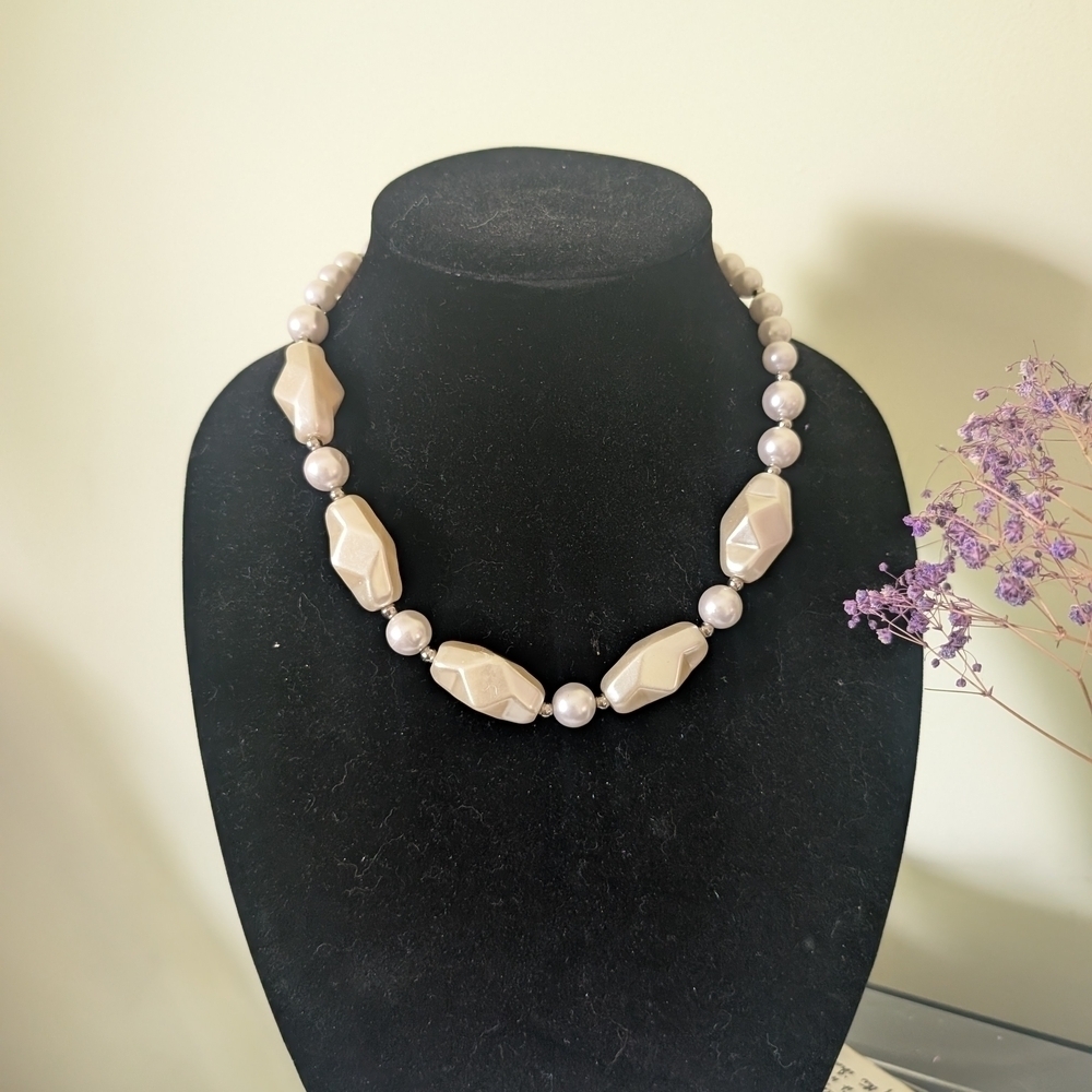 Elegant Cream Beaded Necklace